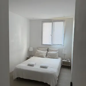 Location De Privee Dans Securisee Privee,parking Gratuit , 1 Minute Du Tramway, A 9 Minute Du Centre Ville, Accessible A Plusieurs Transports Séjour chez l'habitant